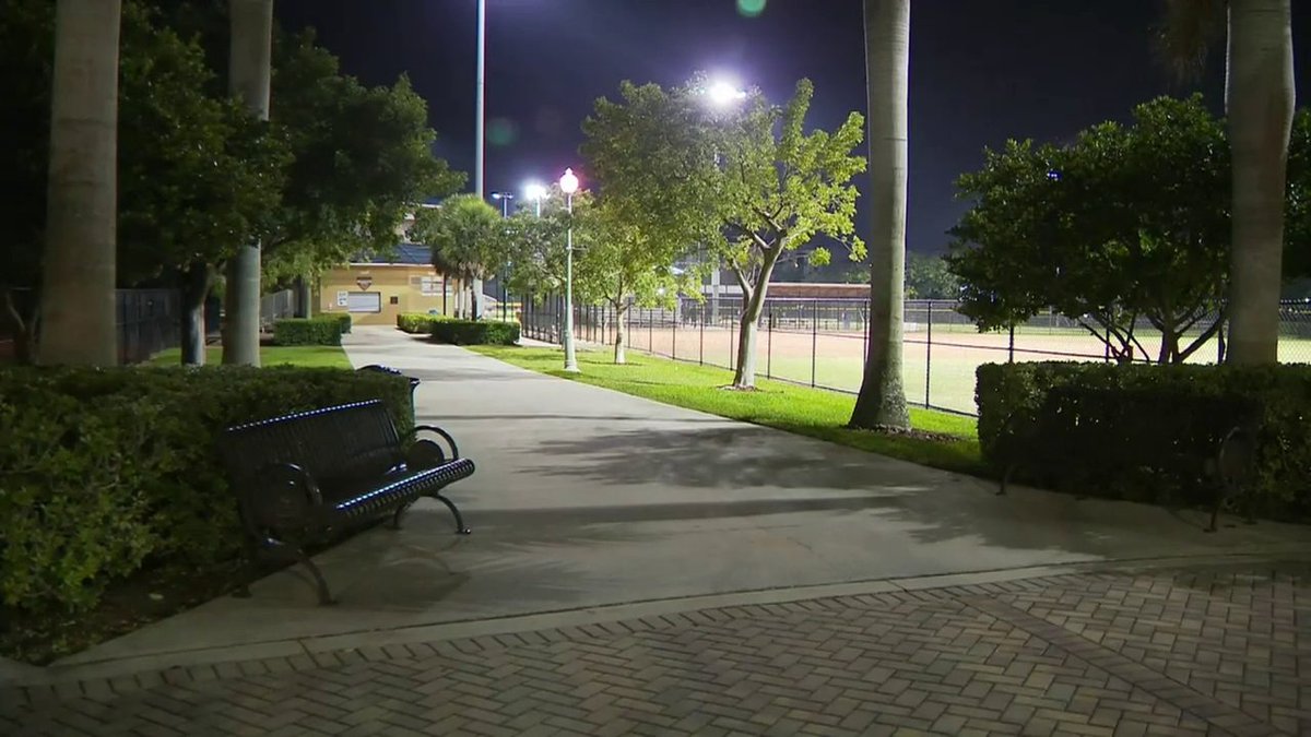 Birthday boy robbed at gunpoint, has bicycle stolen at Palmetto Bay Park bit.ly/2CjobUm?utm_so… https://t.co/1une7ITF4g