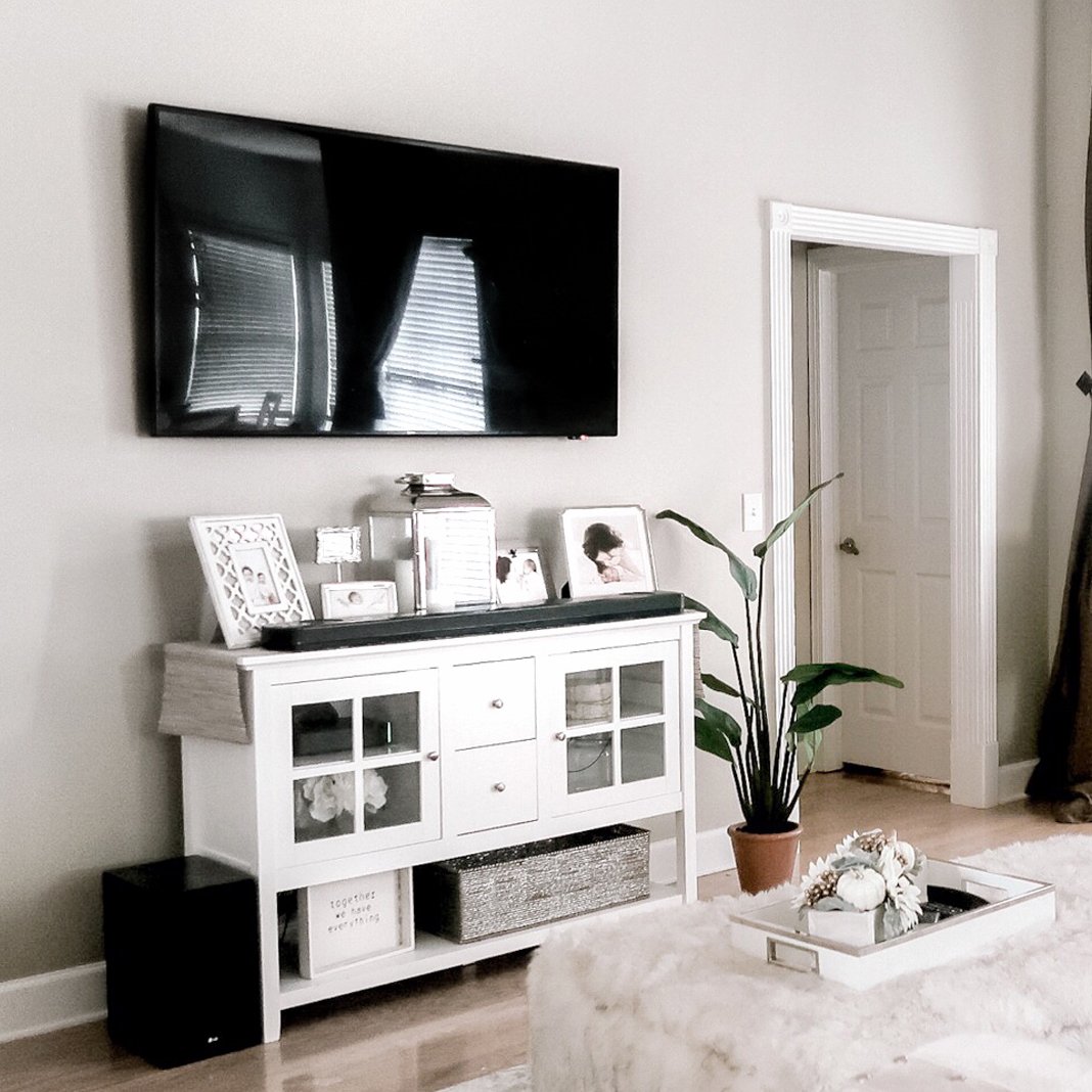 LGUS's tweet photo. The #LGSK9Y is discreet but powerful with 5.1.2 channel #DolbyAtmos moving audio that flows all around you. Hear it for yourself and you'll never go back to watching TV without one again. https://t.co/CKR2ZiYtcl https://t.co/PFxyCtxOqb