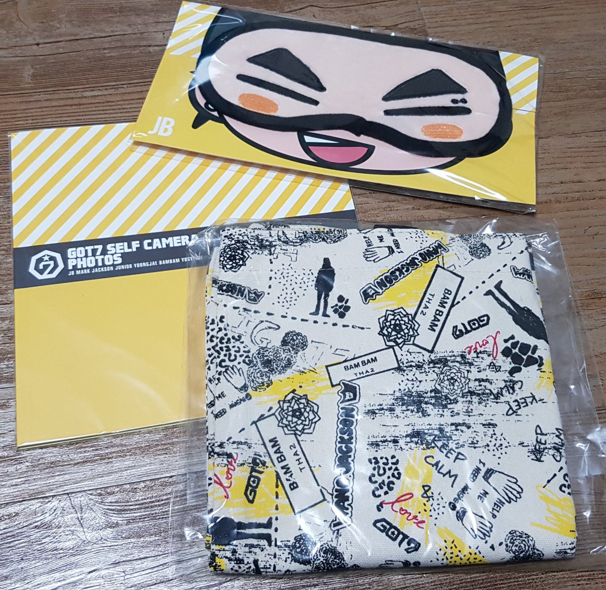 _selling_got7's tweet photo. 2.
IGOT7(아가새) 2기 팬클럽 키트(박스,카드X) : 1세트당 30,000원 (운미포)
안대는 유겸1, 재범1, 마크2 있습니다. 
#갓세븐양도 #갓세븐팬클럽 #IGOT7 #아이갓세븐2기 #아가새2기 #아가새물품 #아가새 #유겸안대 #재범안대 #마크안대 https://t.co/dfjbIZAhMJ