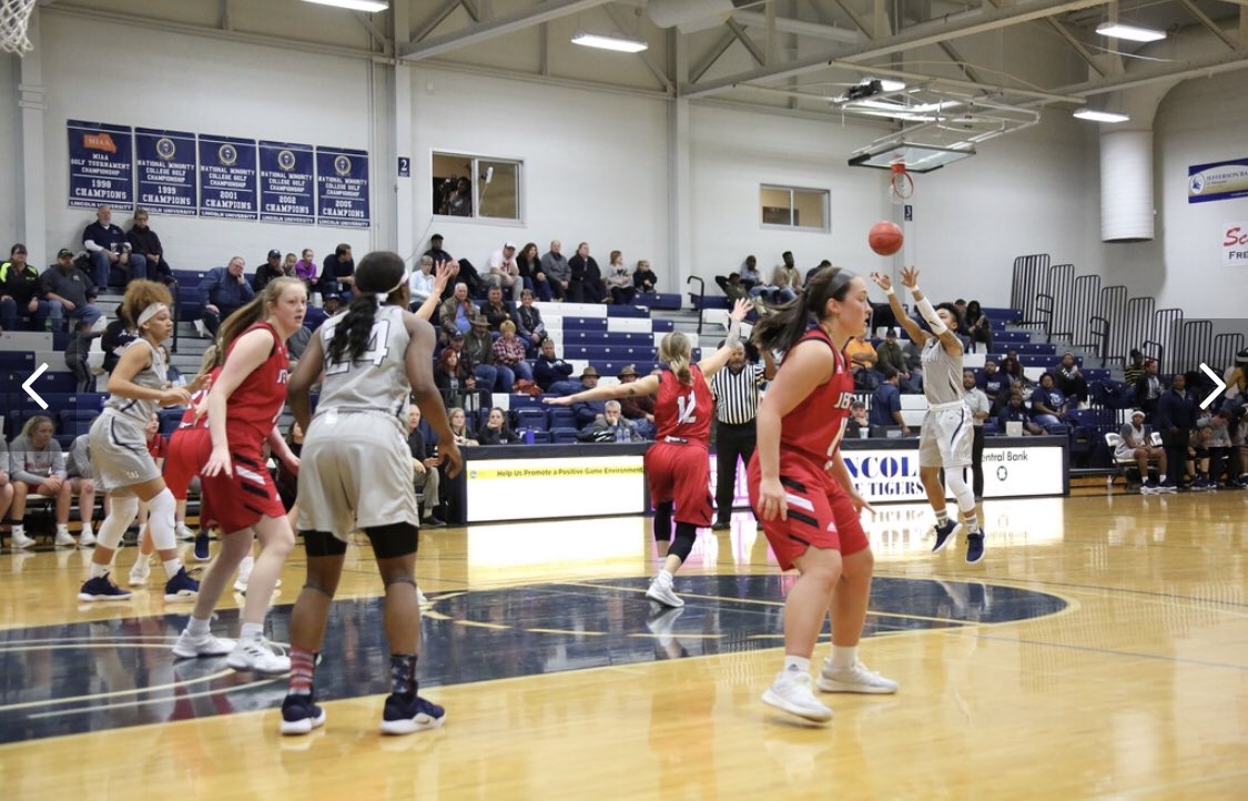 LUBlueTigers_WB's tweet photo. GAME DAY GAME DAY!!! 
🏀 @LUBlueTigers_WB  
 X   @UIUWomensHoops 
⌚️: 5:30 PM 
📍: Fayette, Iowa https://t.co/v9DJ4VvvAy