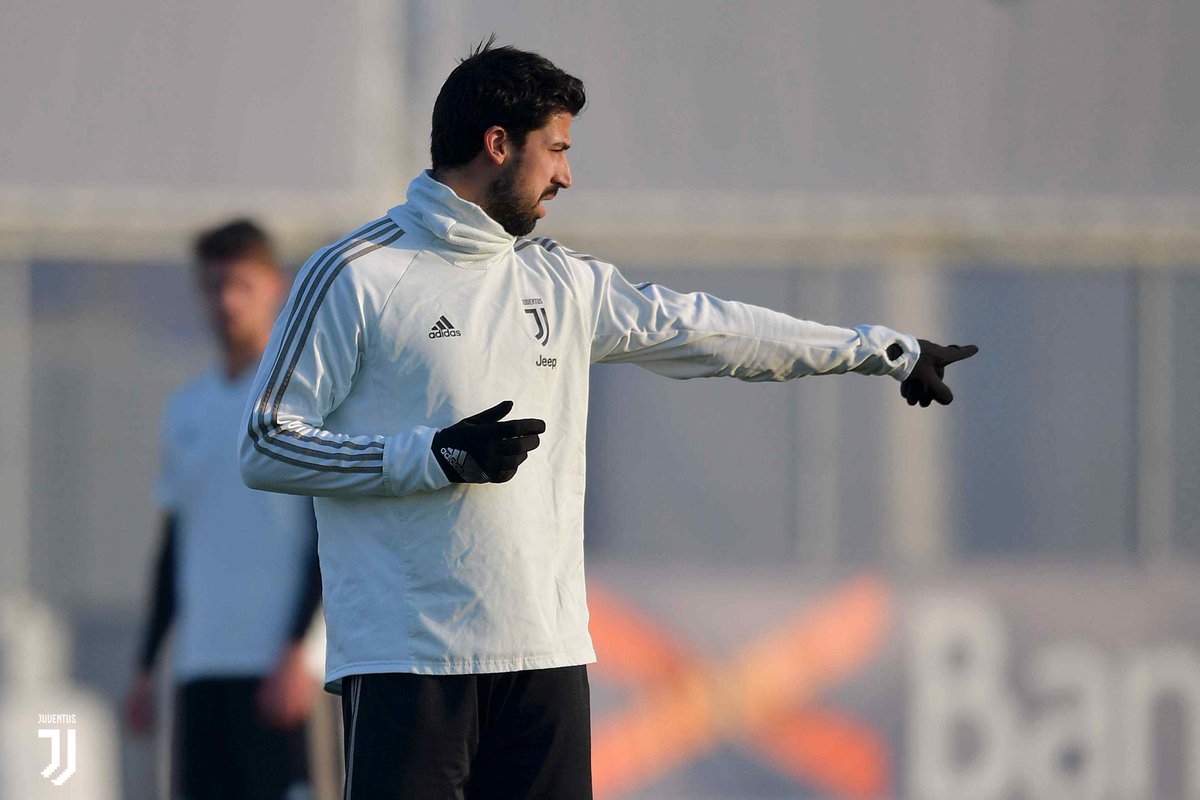 Al lavoro verso #JuveRoma. E @SamiKhedira torna in gruppo!
๐ http://juve.it/ngAt30n26Rrย