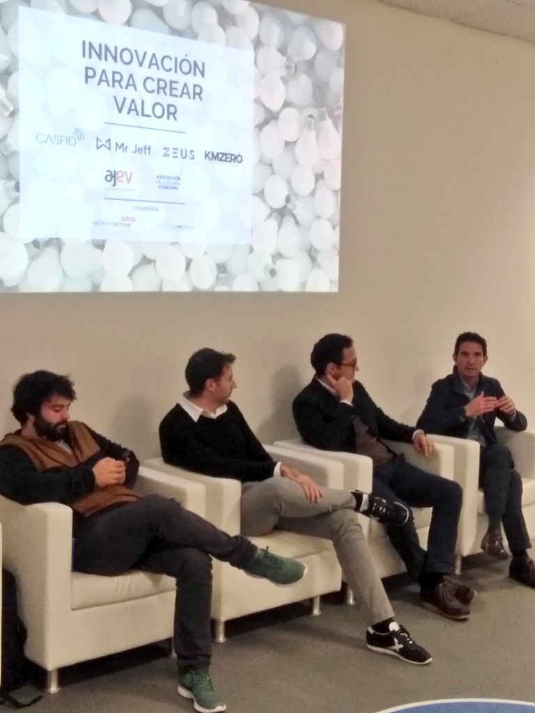 kmzerohub's tweet photo. Comienza nuestro director @raulmartincalvo contando cómo desde @kmzerohub impulsamos #Startups y agregamos valor en el ecosistema #Alimentación #openinnovation #ForoAJEV Innovación para crear valor @AJEValencia @Startup_VLC https://t.co/7qketnwWuO