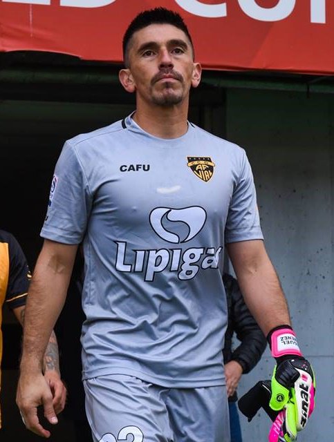 DatitosDeFutbol's tweet photo. #RankingLIVINGSTONE
#2ºDivision #FechaFinal
#RankingDeArqueros:
1º Rodrigo PAILLAQUEO - @DeporSantaCruz : 0,88 Promedio.
2º Gustavo MERINO - @iberiasadp : 0,93.
3º Eduardo MIRANDA - @GralVelasquez : 1,00.
4º Miguel JIMENEZ - @Fernandezvial : 1,12.
#ElLivingstoneDe2º https://t.co/9uy5pACnce
