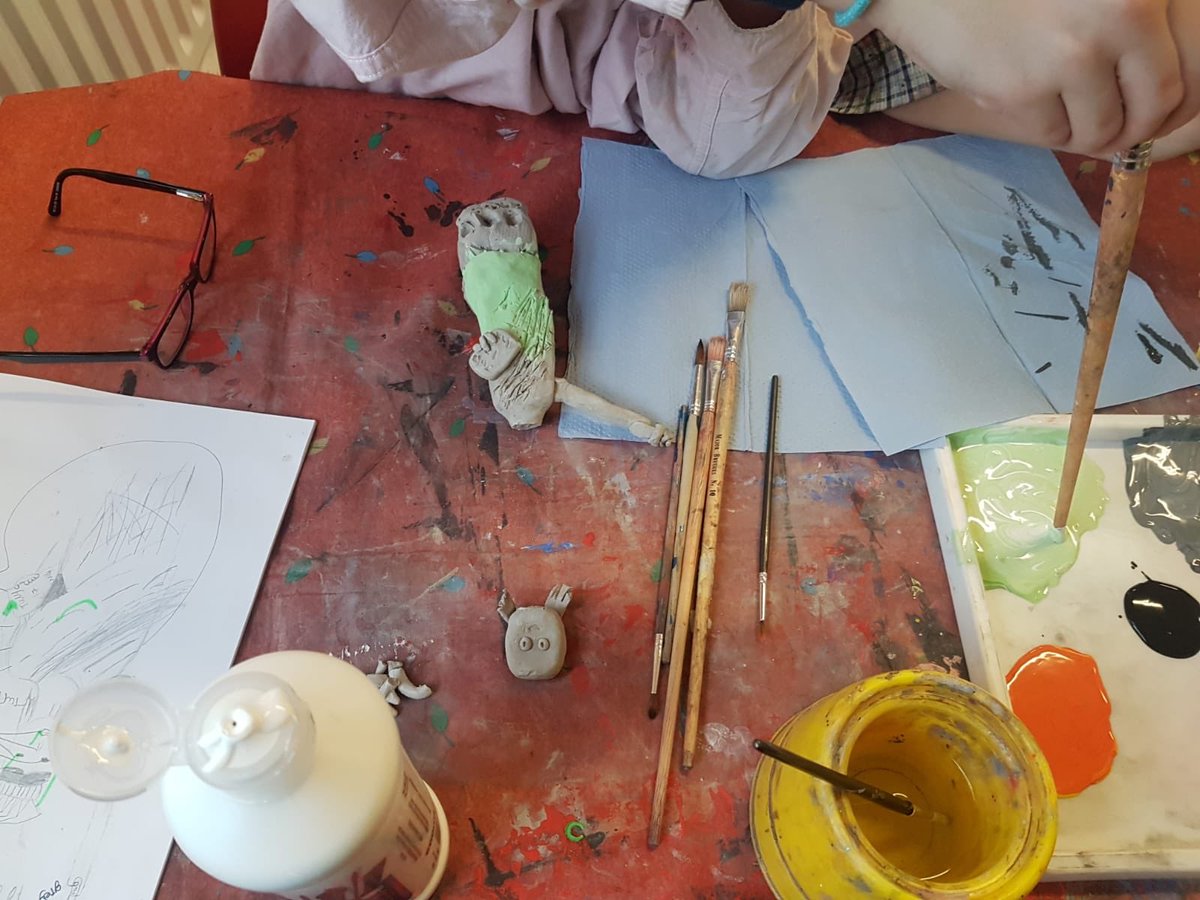 drwalker_s's tweet photo. Badgers spent the afternoon painting their sculptures! Can't wait to see them finished! #learningquest #aroundtheworld #worldstatues https://t.co/Wpgw4Euvmk