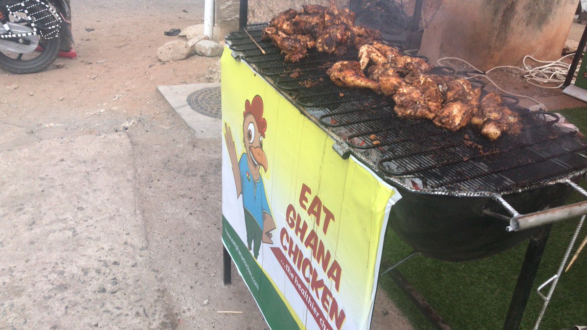 kobbyacquah's tweet photo. #EatGhanaChicken Oxford street sampling https://t.co/0Q23DuNfiZ
