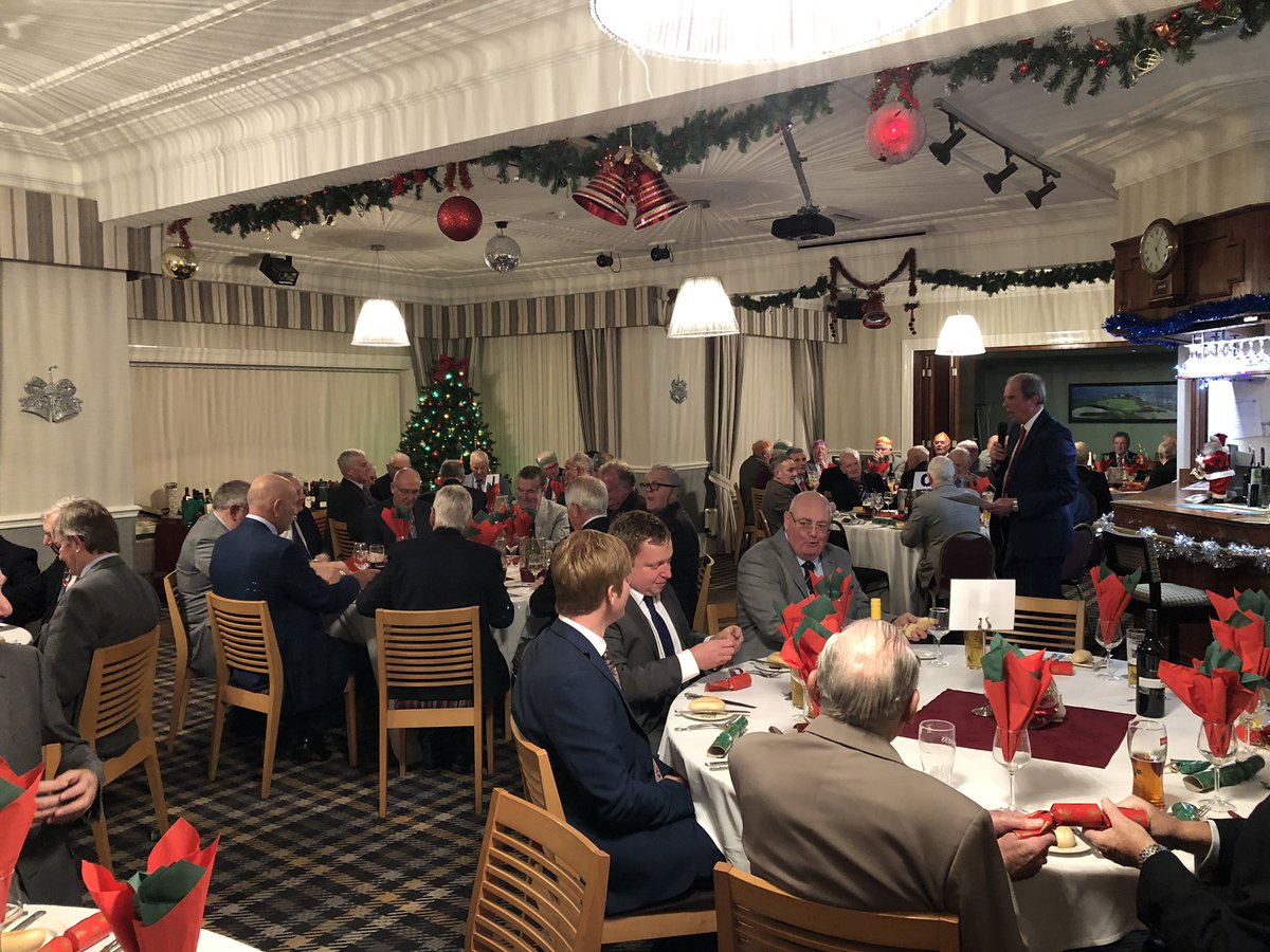 ARichardsonPro's tweet photo. Amazing turnout for the @BNSGC1904 Seniors Christmas Bash. Looking for a club to join? #Bestinarea #Christmas #Seniors https://t.co/pZdgArpP7m