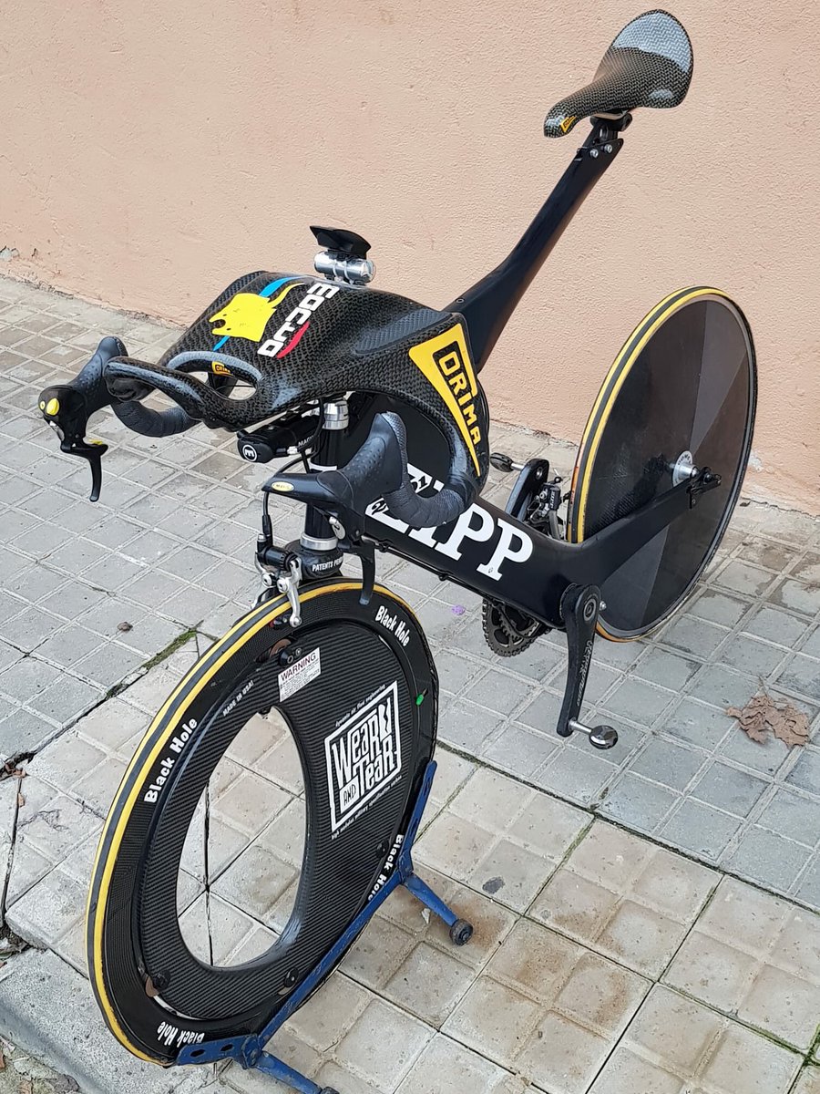 djsaddles's tweet image. Possibly picture of the day pilfered from the UCI Bandits page on FB. Wow. Just wow. So wrong and so right all at the same time.