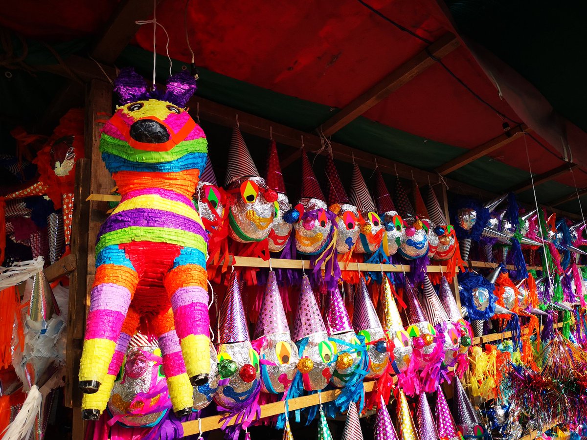 CdeAbastoCDMX's tweet photo. Continúa la Romería de #Navidad2018 con productos artesanales de temporada a precios bajos. Visita el Corredor Ecológico de la Central de Abasto CDMX ubicado en Eje 5 esquina calle Cazuelas, de lunes a domingo. https://t.co/hGUft3BhVi