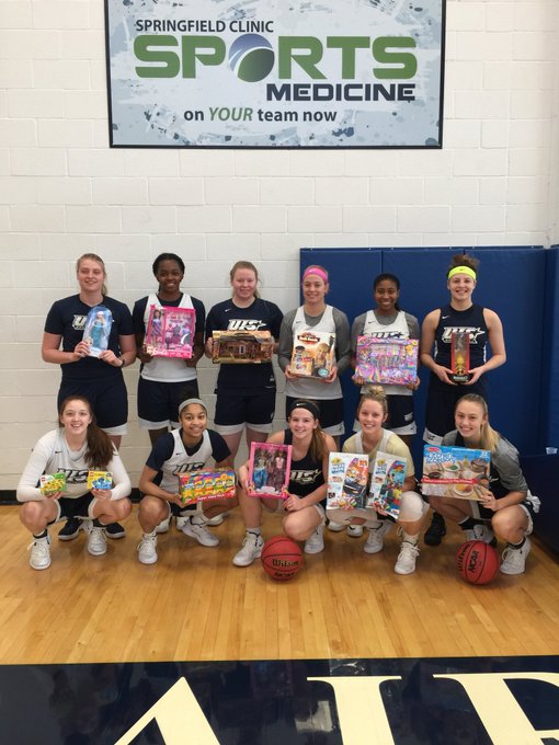 RT @UISAthletics: Thank you to everyone that donated toys for this years @UISWBB and @UISHoops St. John’s Children’s Hospital Toy Drive! ht…