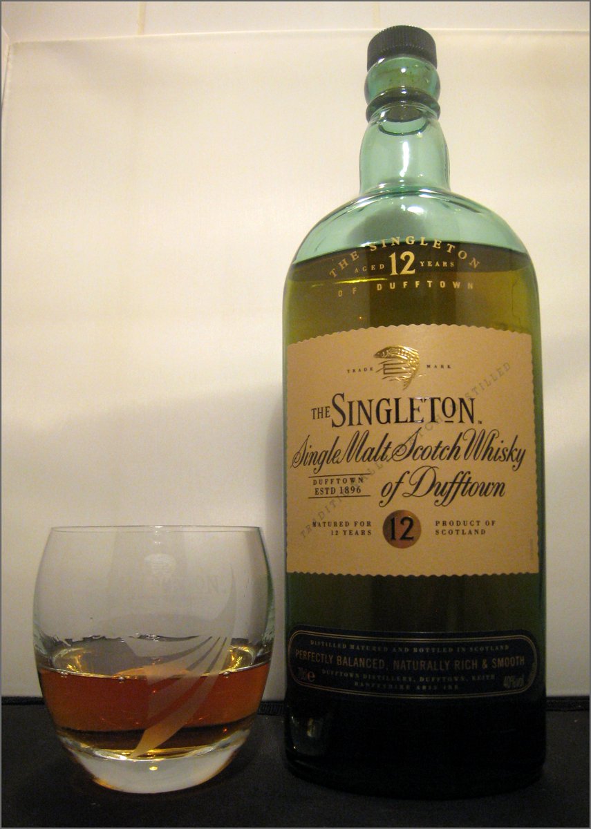 sourcemaking's tweet image. Merry Christmas, everyone! Do you enjoy the Singleton pattern like I do? 🤓