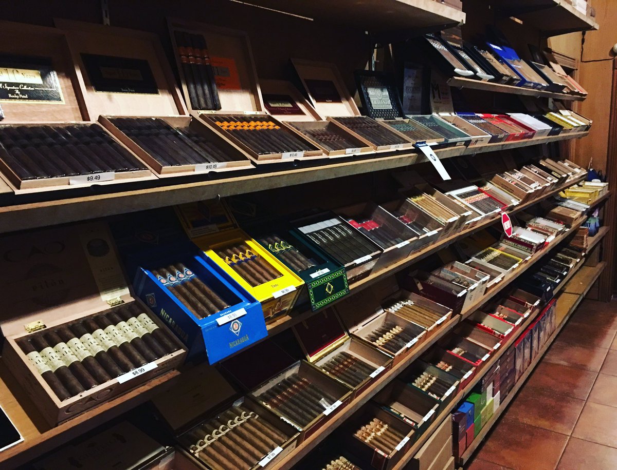 LaCasaDetroit's tweet photo. Treat yourself with a good cigar.
.
.
#detroitcigarline #20mincigars #Detroit #detroitfinest #detroitbrand #detroitcity #motorcity #motown #cigarboss #detroitcigarsmoker #cigarlady #cigarians #detroiters #detroitvseverybody #cigarsmoker #cigarnews #cigarlover #sotl #botl https://t.co/2b4W4s3o0S