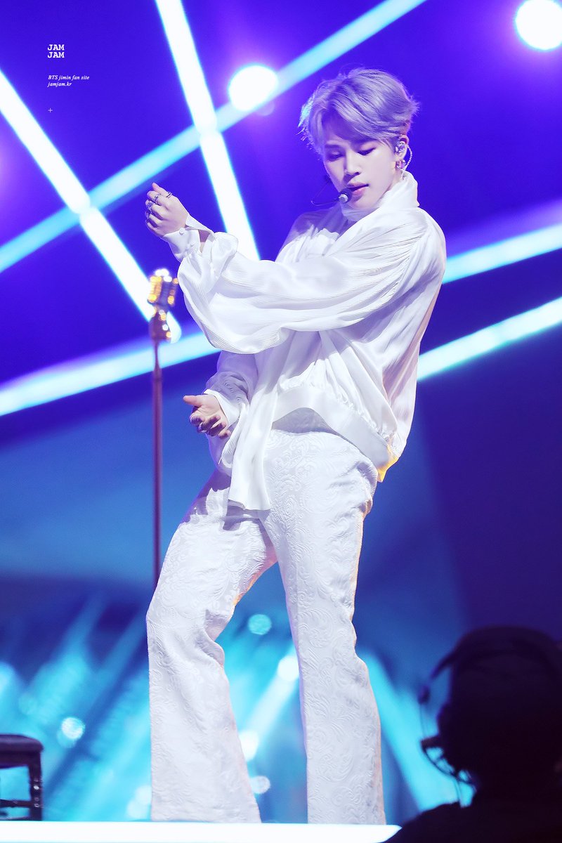 BTSHQ_'s tweet photo. #JIMIN https://t.co/b9pyvOaPvW