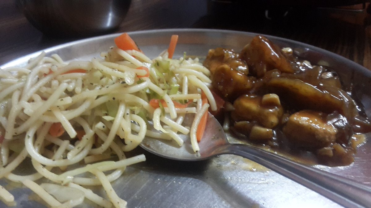 #GharKaKhaana #HakkaNoodles #PaneerManchurian #ChineseLover #Foodies