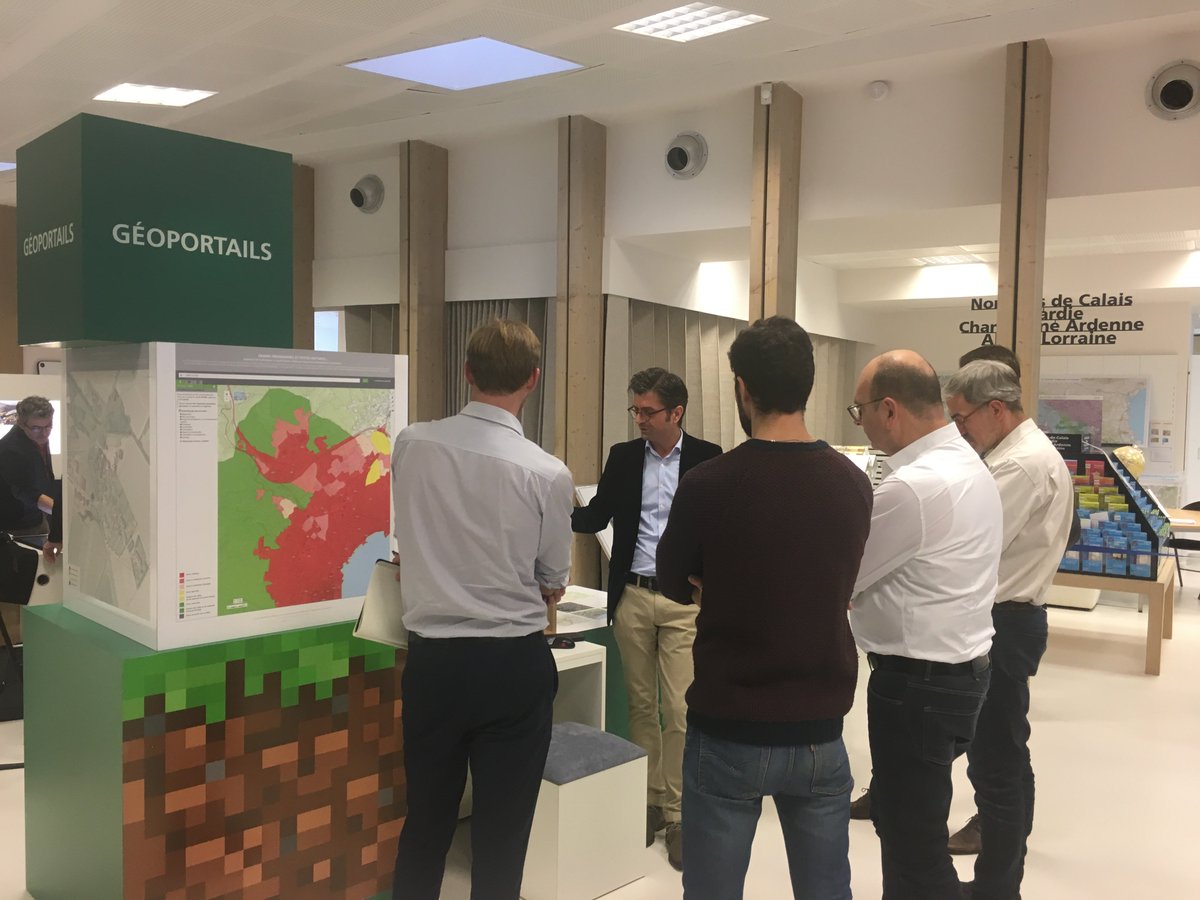 IGNFrance's tweet image. Retour en images au #Géoroom de l'IGN hier, sur la 7e journée des Explorateurs du #numérique organisée par @GrandParisMGP pour les #collectivités de la @MGPintelligence nous étions ravis de les recevoir !