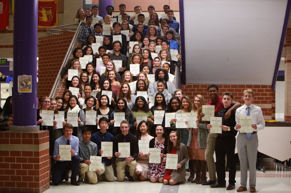 🌟NHS MEMBERS🌟
Congratulations to all the inductees!! We are so excited to have you guys at our next meeting. Remember our next meeting is tomorrow, December 19th, directly after school in the cafeteria. The meeting will be longer for new members.