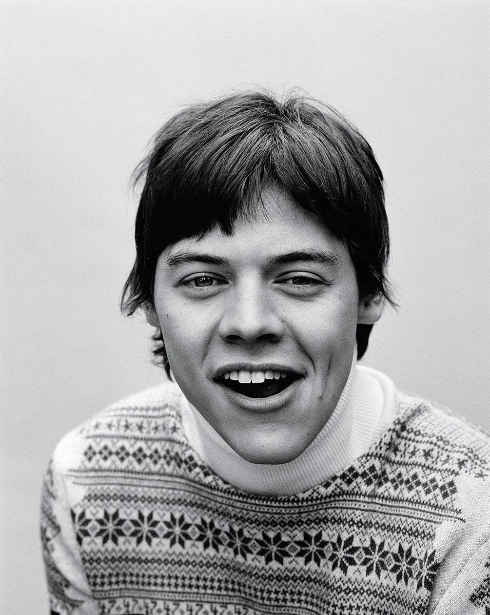 AnotherMan's tweet photo. Harry Christmas, everyone!

https://t.co/bCzTymEXkT https://t.co/NIgdpHaMGN
