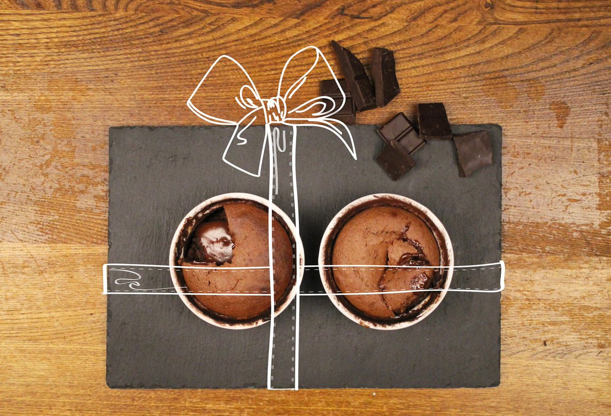 QRQuickRecipe's tweet photo. 7 days until Christmas…
Unwrap the freshly baked ramekins to find oozing chocolately goodness inside
#ChocolateisLife #sweettooth #dessertoption #musthave #bakedgoods
#ChristmasisHere #Food #Doodles #MerryChristmas #ovenware #baking #cooking #techbake #smartroaster #delicious https://t.co/u2cFjU4WF2