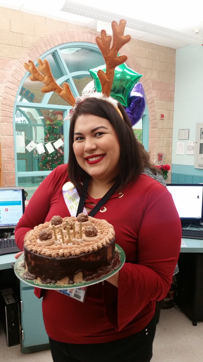 Mars875's tweet photo. Happy Birthday to our #1 secretary!!! Love you Jaki💖🎉🎁🎁🎂 https://t.co/3bKi8NNZ8l