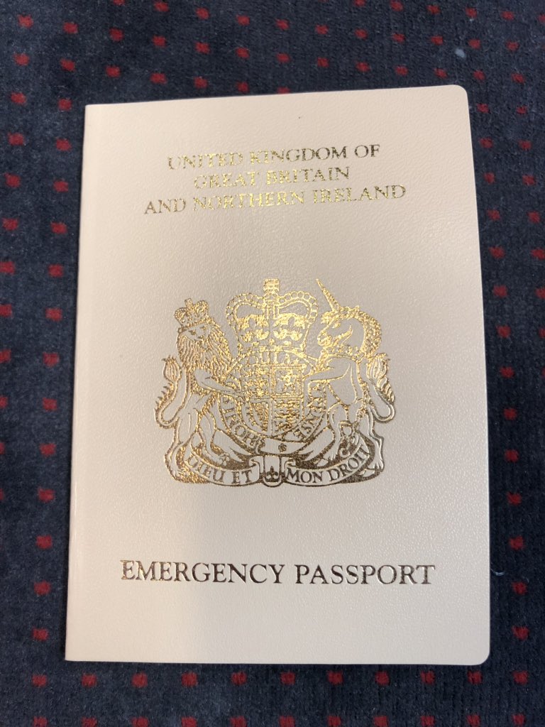 jongeater's tweet photo. Forget the blue vs burgundy debate.  Behold! My cream passport! https://t.co/cYLaE2iZ2h