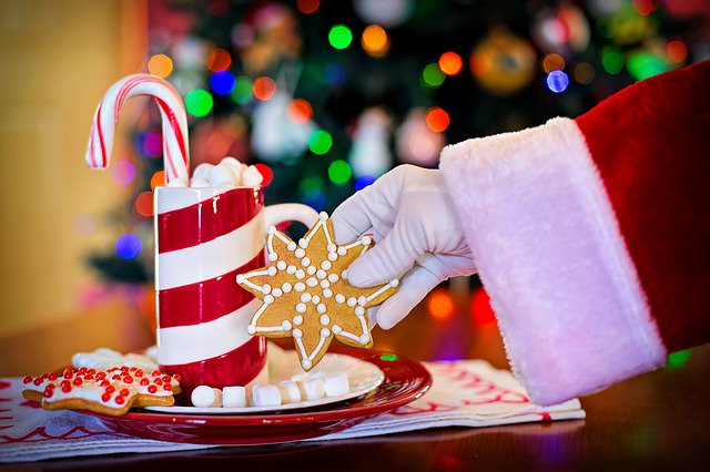 brickandash's tweet photo. Santa Claus will be here tonight from 4-6pm. Plus, kids eat free! Stop by and meet the man himself and take the night off from cooking.

#newburyport #newburyportma #nbpt #nbpteats #nbptlife #nbptliving #nbptfamily #nbptchamber #northshore #northshorema #santaclaus #kidseatfree https://t.co/Yi4V7VG2lH