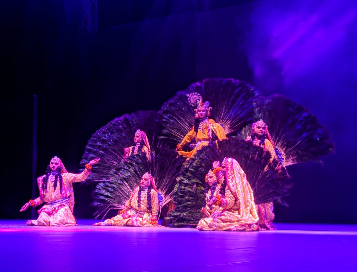 FestSerendipity's tweet photo. The festival of colours has taken over #DBgrounds with #HoliKiRaasLeela . #ChanceUpon a representation of the tale of Krishna, Radha and the Gopis at #SAF2018 .
#BeAtSAF https://t.co/m3cGmRWAHK