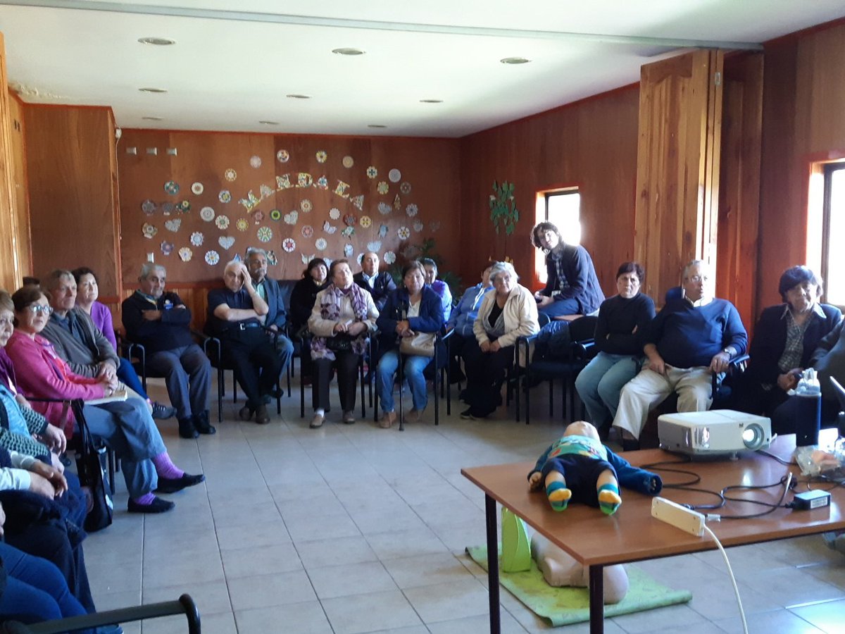 ColegiosSsdr's tweet photo. Última capacitación del año
Adultos mayores de Frutillar Cardioprotegidos!!!! Esperemos poder seguir entregando conocimiento el próximo año 
@SSDelReloncavi @seremisalud10 @SaludPtoMontt @ellanquihue @FrutillarMuni https://t.co/wG36qO4BIe