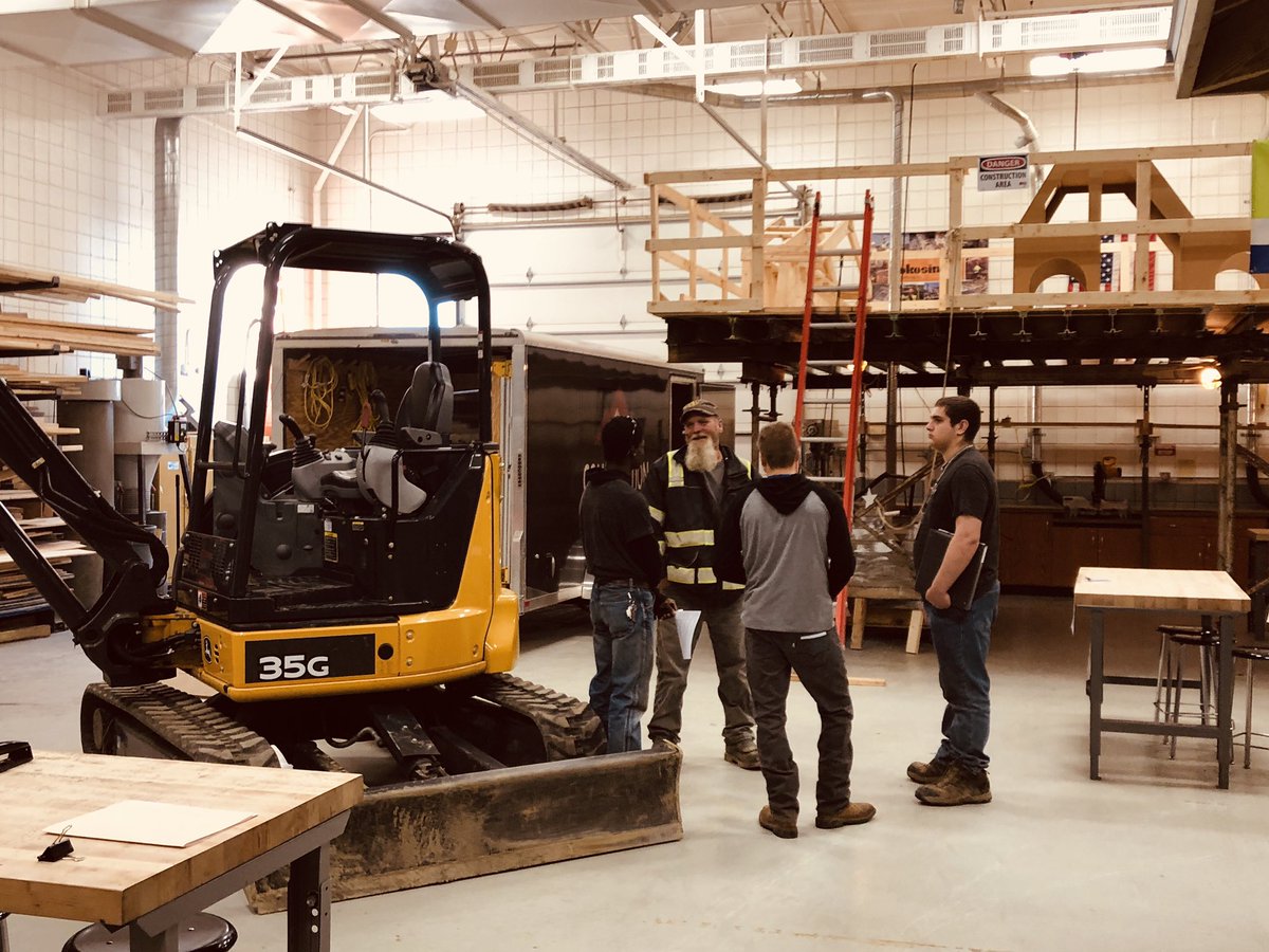 tririverscc's tweet photo. Construction Trades Academy Snow Days is on in the auditorium & lab. Stop by. Interview students. Free gift. Refreshments. #TRCCConstruction https://t.co/J4W7CRZxlg