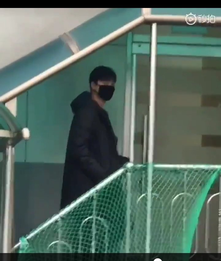 lmhislife's tweet photo. 18122018 #AlwaysWithLeeMinHo My first thought when I wake up and last thought when I go to sleep. I cannot describe how much I’m in love with you it is simply indescribable 😍❤️❤️ @ActorLeeMinHo take care and rest well.. keep safe yourself from cold #LeeMinHo #128daystogo https://t.co/x62LbPJTlq