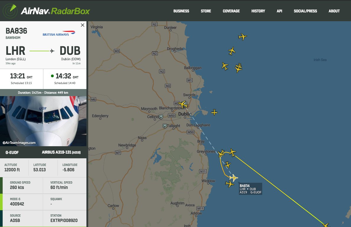 airlivenet's tweet photo. ALERT Dublin Airport closed after a plane suffered hydraulic issue and is stuck on runway https://t.co/hSEkOllrdy https://t.co/dVDLlzv4iX