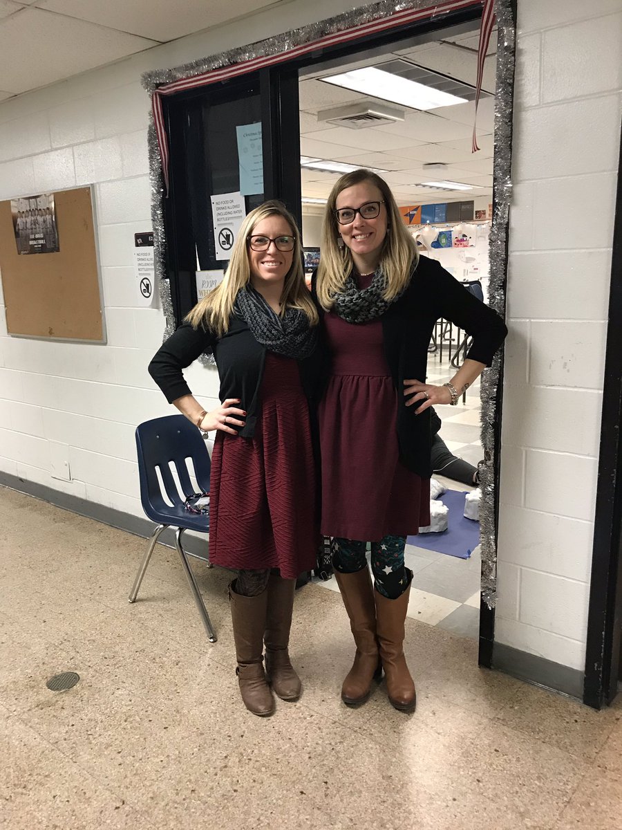 Twin day! #awesomeLDteachers <a href="/MrsRoehln/">Kate Roehl</a> @theleedavisway