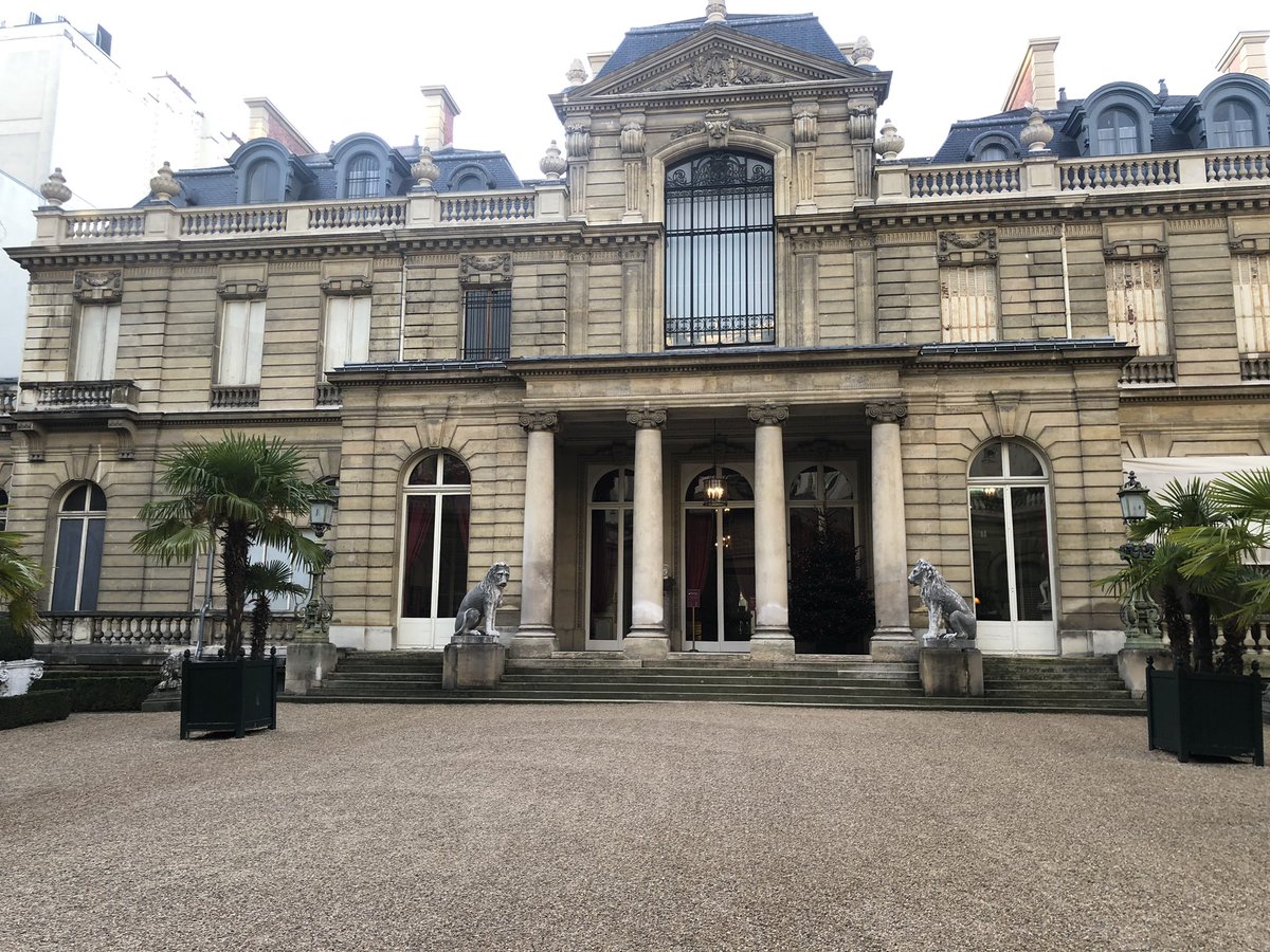 Cholet_Dupont's tweet photo. Matinée #expocaravage au musée @jacquemartandre avec @Cholet_Dupont https://t.co/nRkA68CROU