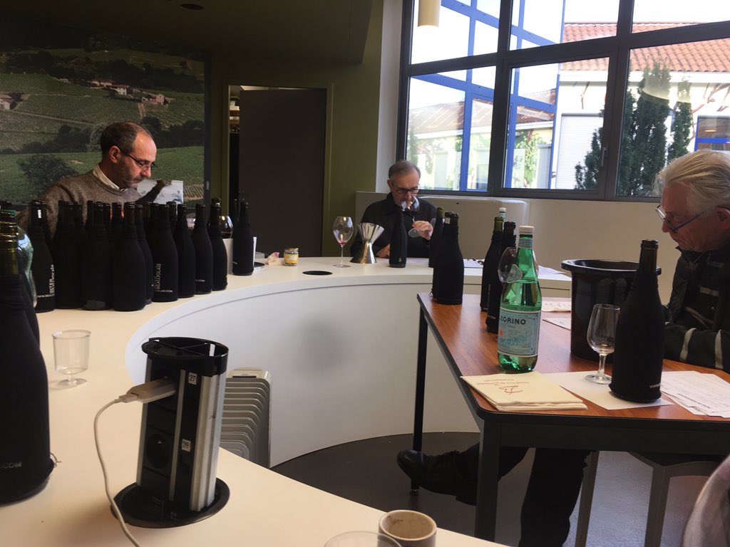 La journée continue avec les #Brouilly. Le niveau des <a href="/vinsbeaujolais/">Vins du Beaujolais</a> 2017 est très élevé, « du gros niveau » ! <a href="/BBBeaujolais/">BBBeaujolais</a>