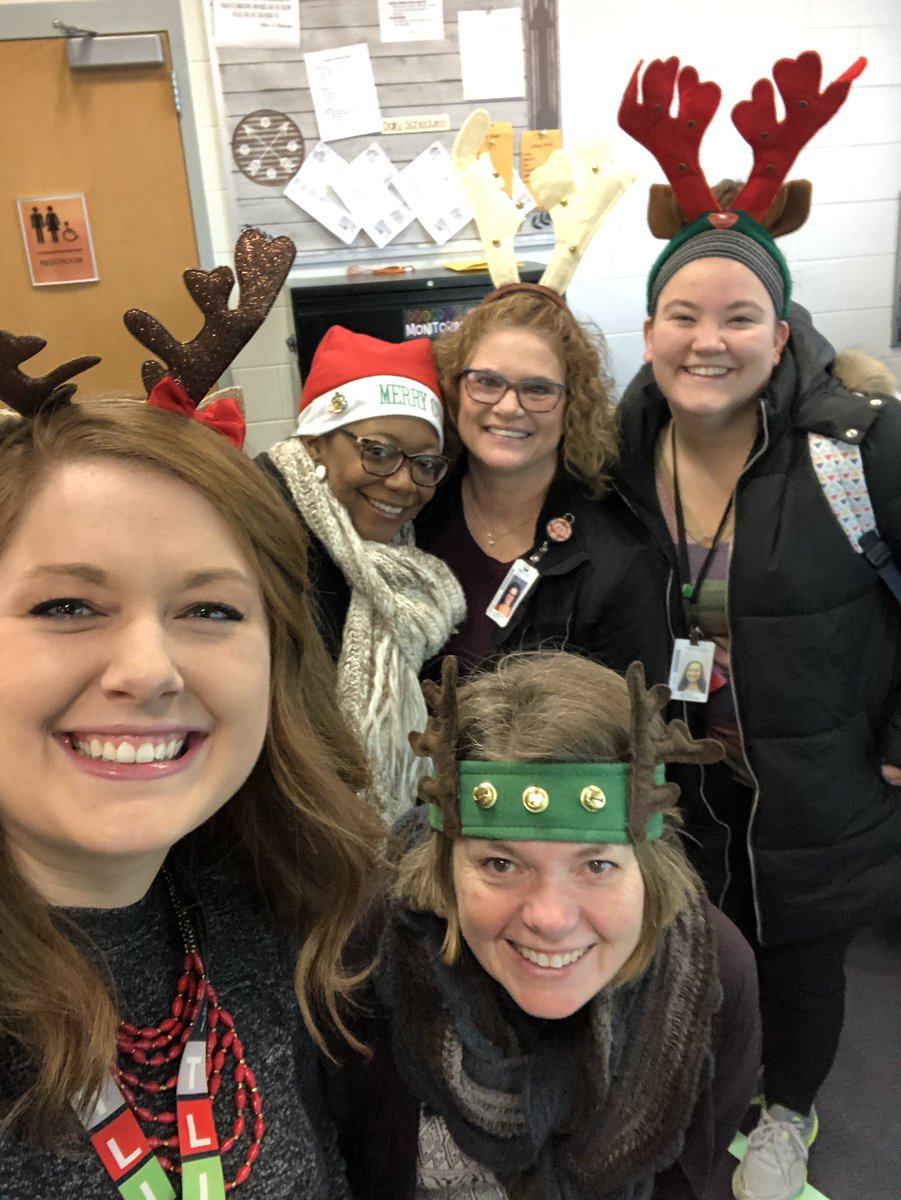 StaceySnyder's tweet photo. #HolidayHat #TuesdayTopper @OrangeTigersWLO @WaterlooSchools @SaraStrawhacker @haleyellingson @carianne42 https://t.co/AP808I2J7i