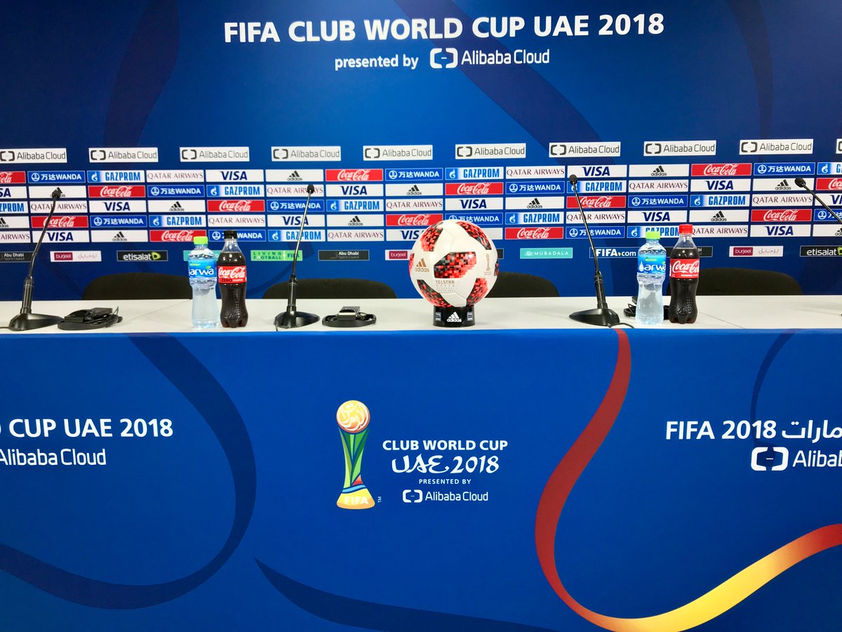 🎙🎥 ¡Todo listo en la sala de prensa del Zayed Sports City Stadium para la comparecencia de @MarceloM12 y Solari! #RMCWC
