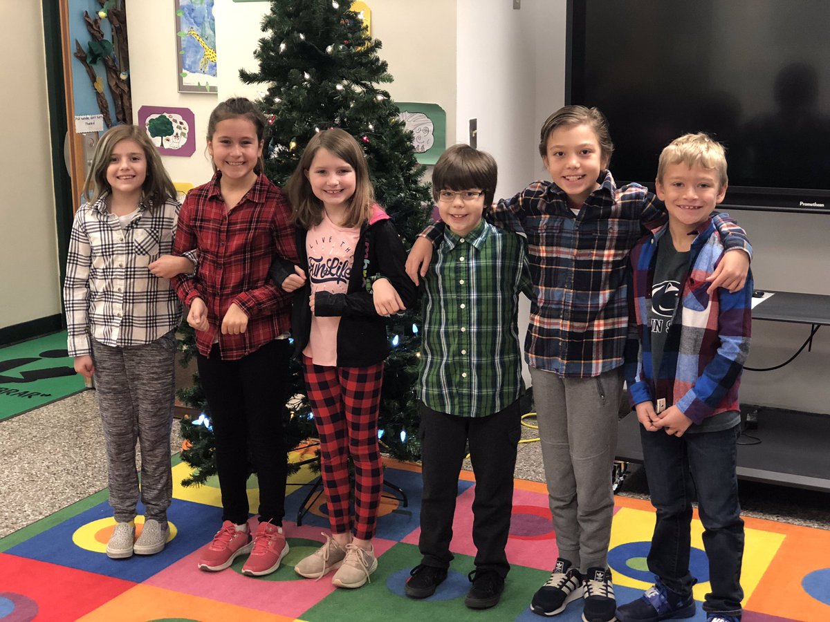 PeeblesElem's tweet photo. Holiday FUN FLANNEL day at Peebles ...#itistoohot #funwithkids https://t.co/2vRMqIRk5n