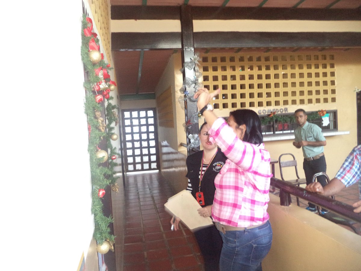 crsbarquisimeto's tweet photo. Recorrido para el concurso de puertas del @crsbarquisimeto @mspenitenciario @irisvarela @POSPENITENCIARI @65Leudi @pili2021 @ler1972 @mirelct @DHumanosMPPSP https://t.co/d16ol7GBg3