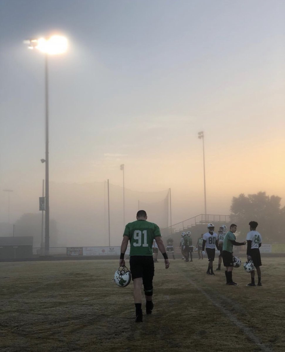 Ryan__bee's tweet photo. Last practice at Marshall in the books https://t.co/rM5RdNXWWp