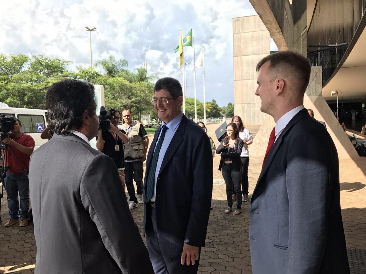 mile_global's tweet photo. Mile Unity Foundation Discussed Cryptocurrency Regulation with Brazilian SEC. More info: https://t.co/VIEfyuXjxQ https://t.co/cvOGC7nzXx