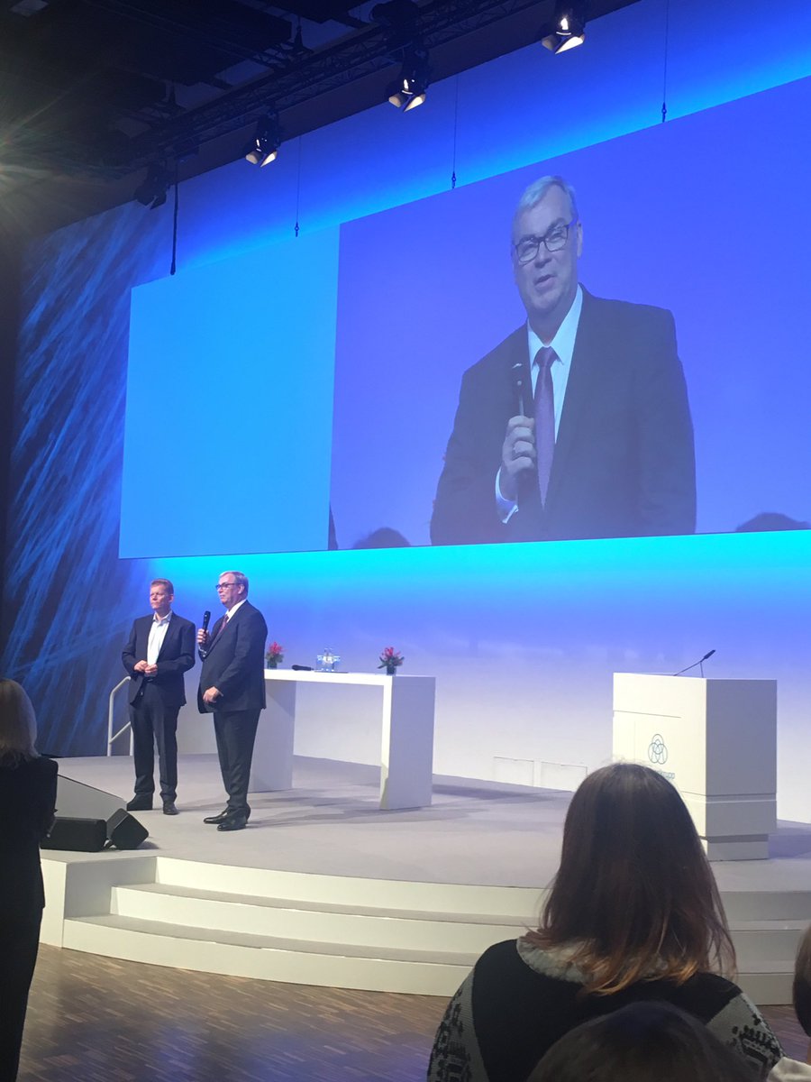 tpgerwe's tweet image. Herzlich willkommen! Unser neuer CFO Johannes Dietsch stellt sich auf dem Weihnachts-Get-together bei @thyssenkrupp vor. #bestforboth