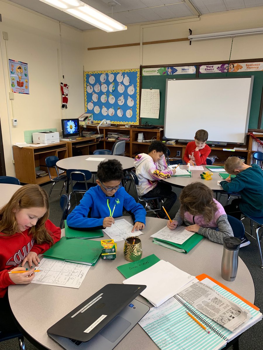 MforsthofferA's tweet photo. The concentration in 4th grade ALPS was amazing! The students are as addicted to Sudoku as their teacher! #holidaysudoku #htsdpride #wearehtsd #htsdALPS #sayenlions https://t.co/wclDYZOUDD