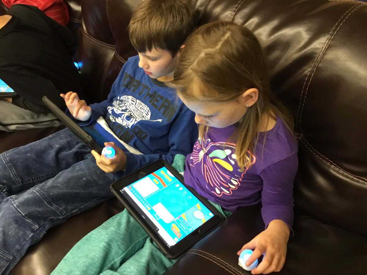 mmesloan's tweet photo. Tech Day in grade 1, 2, 3 @HermanHornets @RCDSBIT #ozobots #hourofcode #scratchjr #sphero https://t.co/iszuJ0vMlD