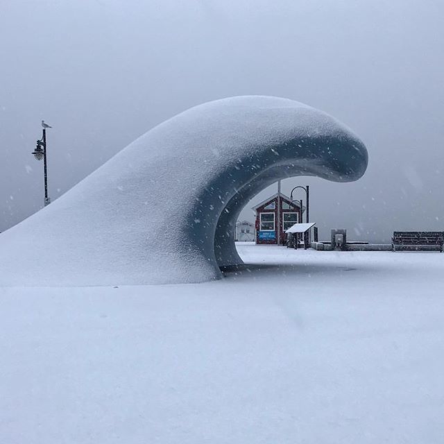 halifaxnoise's tweet photo. from @martinddd — Winter wave. https://t.co/QDMibOdhvl https://t.co/l8mFbOKCyZ
