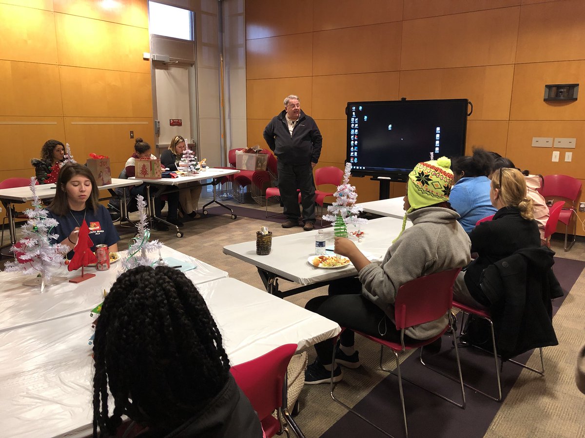 ToledoLibrary's tweet photo. The Youth Teen group at the South Branch Library presented the La Posada Family Emergency Shelter with boxes of necessities for families in their care! #TLCPL #LibraryLove https://t.co/n4MGhzIvZo