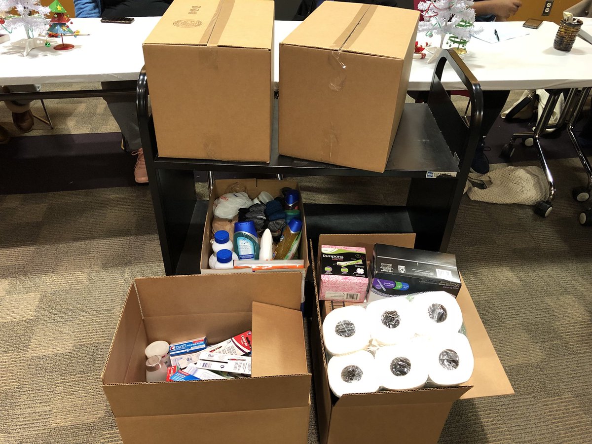 ToledoLibrary's tweet photo. The Youth Teen group at the South Branch Library presented the La Posada Family Emergency Shelter with boxes of necessities for families in their care! #TLCPL #LibraryLove https://t.co/n4MGhzIvZo
