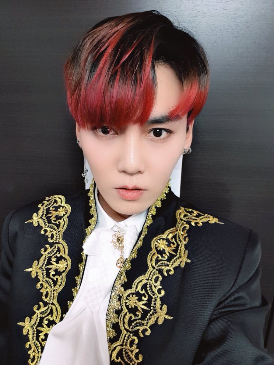 ntb_twt's tweet photo. [#엘민]
팬여러분이랑 또하나의 추억이 늘어나서 너무나 좋습니다! 오늘 찾아와주신팬분들 그리고 시간이 없어서 못왔지만 축하해주신 모든 팬분들 너무 감사드립니다! 너무 행복을 느낀하루였습니다!♡♡♡ https://t.co/A0xnSyQtZJ