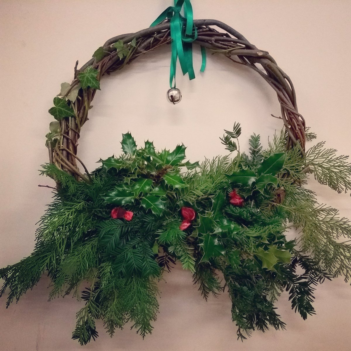 OldFashFlowers's tweet photo. Thank you @RoukenGlenPark for the wreath making workshop. We had a great time :) #christmaswreath #handmadechristmas https://t.co/u51T6iZAOd