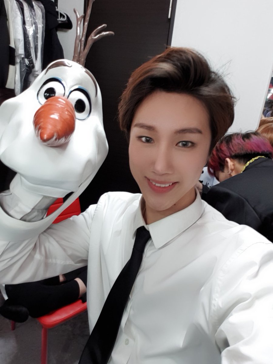 ntb_twt's tweet photo. [#재하] snow magic 공연 오늘부터 시작!
엘민이형의 생일라이브 와줘서 고마워요~!
☺☺☺☺ https://t.co/ISbupgiKSR