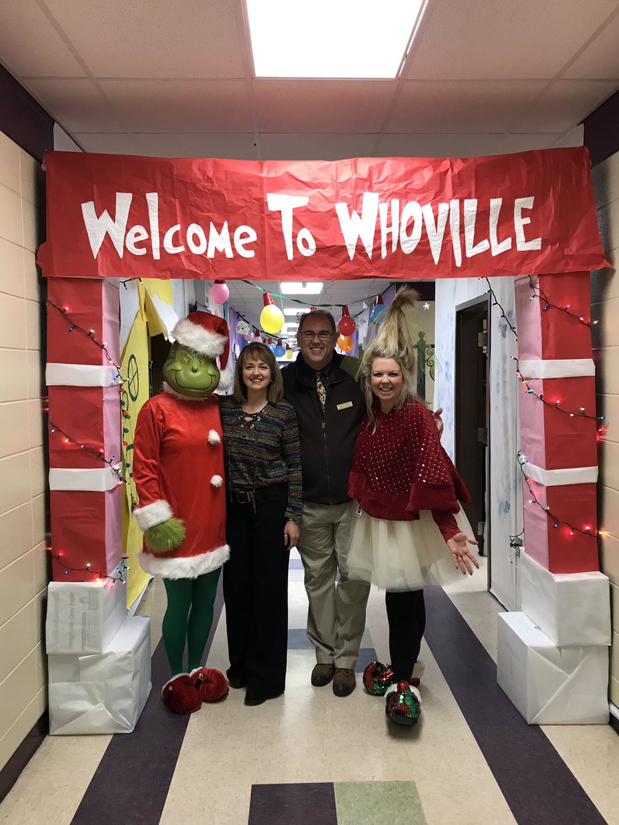 Lamar_Co_Supt's tweet photo. Tacky tossed it’s cookies at Oak Grove Upper!! Teachers went all out decorating. It’s amazing what teachers will do for a “regular” people lunch and a jean day! @LamarCoSchools @oakgroveupper #As1LCSD https://t.co/c2fkBmWxAD