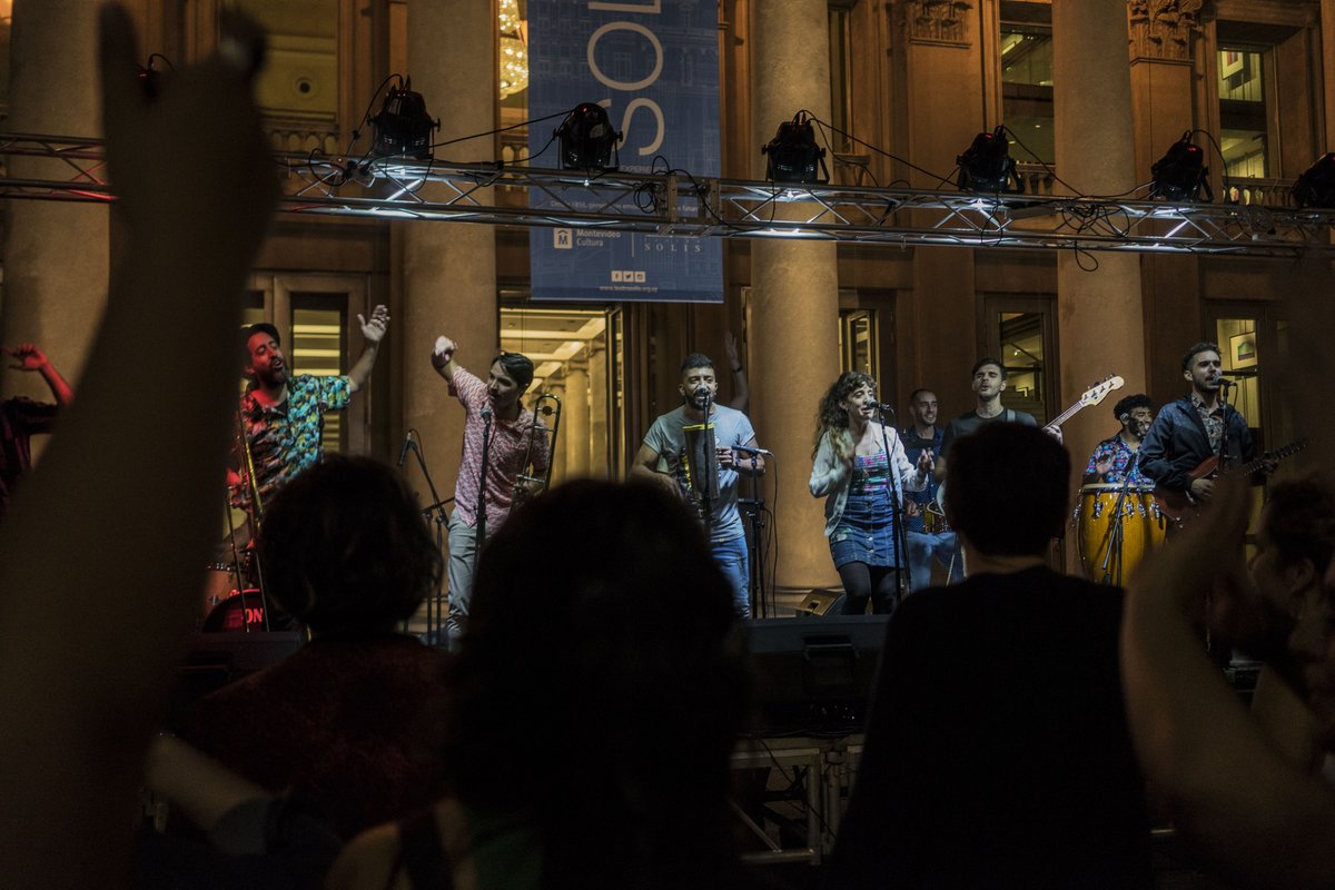 TeatroSolis's tweet photo. ¡#LaFiestaTS fue un disfrute en la explanada! 🎉
Gracias @Municipiob por apoyarnos.
Gracias @PaolaDalto @holaCumbiaClub @layuntatrio @gamorgare y @Caszacuento por sumarse a esta celebración y hacernos reír y bailar 💃🕺
GRACIAS a ustedes por ser parte y por acompañarnos día a día https://t.co/RMgtgiKvyt