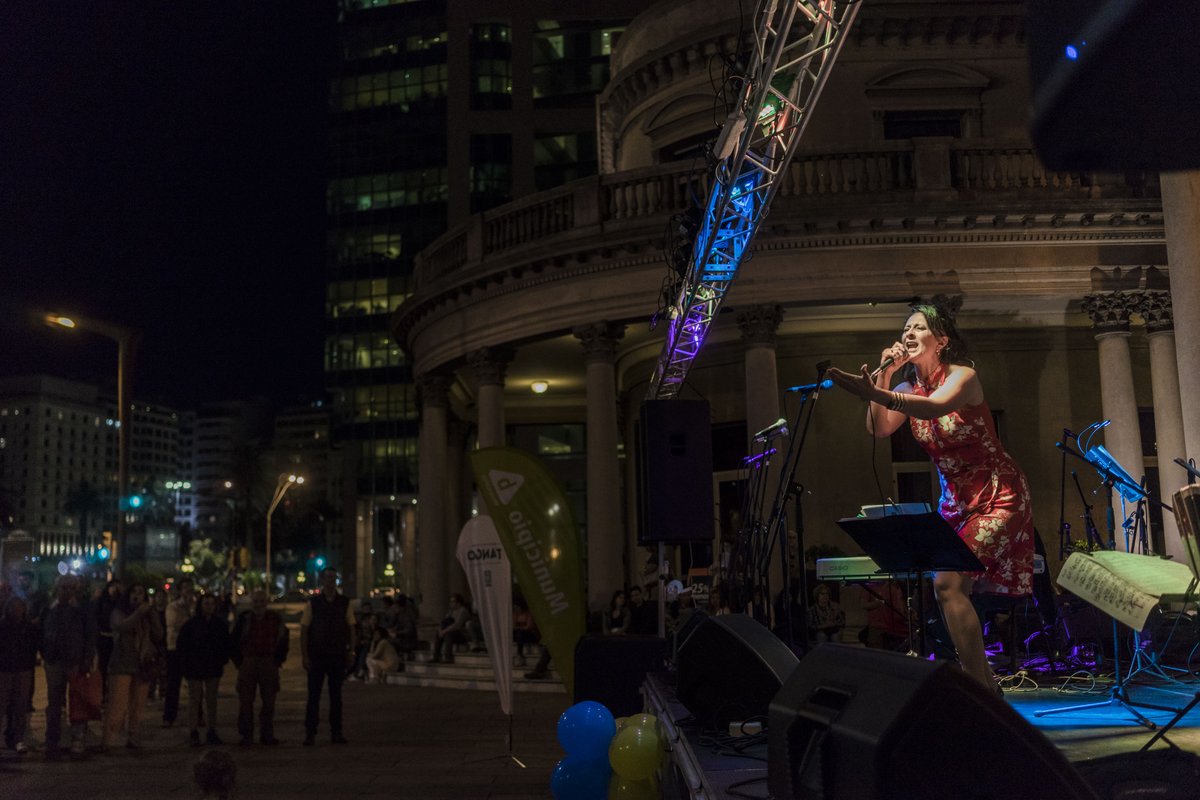 TeatroSolis's tweet photo. ¡#LaFiestaTS fue un disfrute en la explanada! 🎉
Gracias @Municipiob por apoyarnos.
Gracias @PaolaDalto @holaCumbiaClub @layuntatrio @gamorgare y @Caszacuento por sumarse a esta celebración y hacernos reír y bailar 💃🕺
GRACIAS a ustedes por ser parte y por acompañarnos día a día https://t.co/RMgtgiKvyt